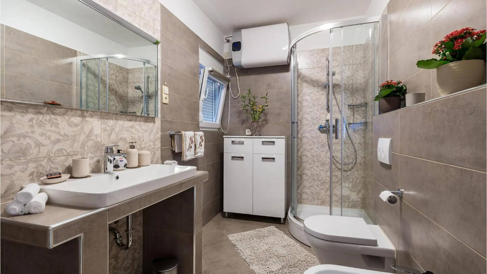 Gorgeous Apartment In Drazice With Kitchen